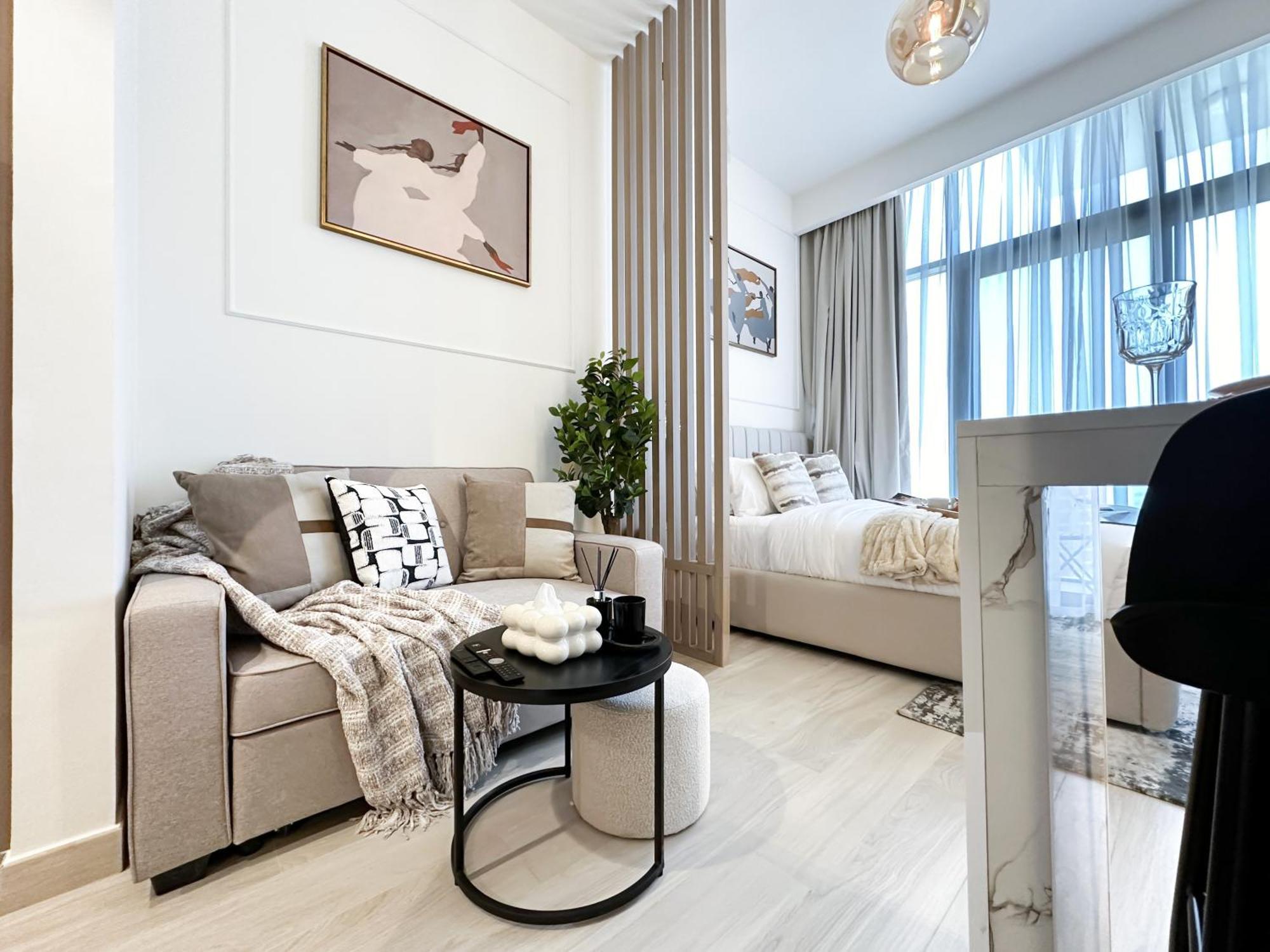 Apartment Trophy Modern Marvel Cozy With Smart Features In Azizi Riviera *