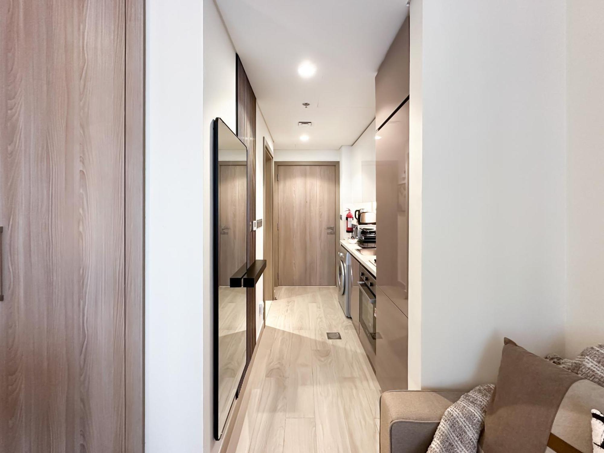 Trophy Modern Marvel Cozy With Smart Features In Azizi Riviera Apartment