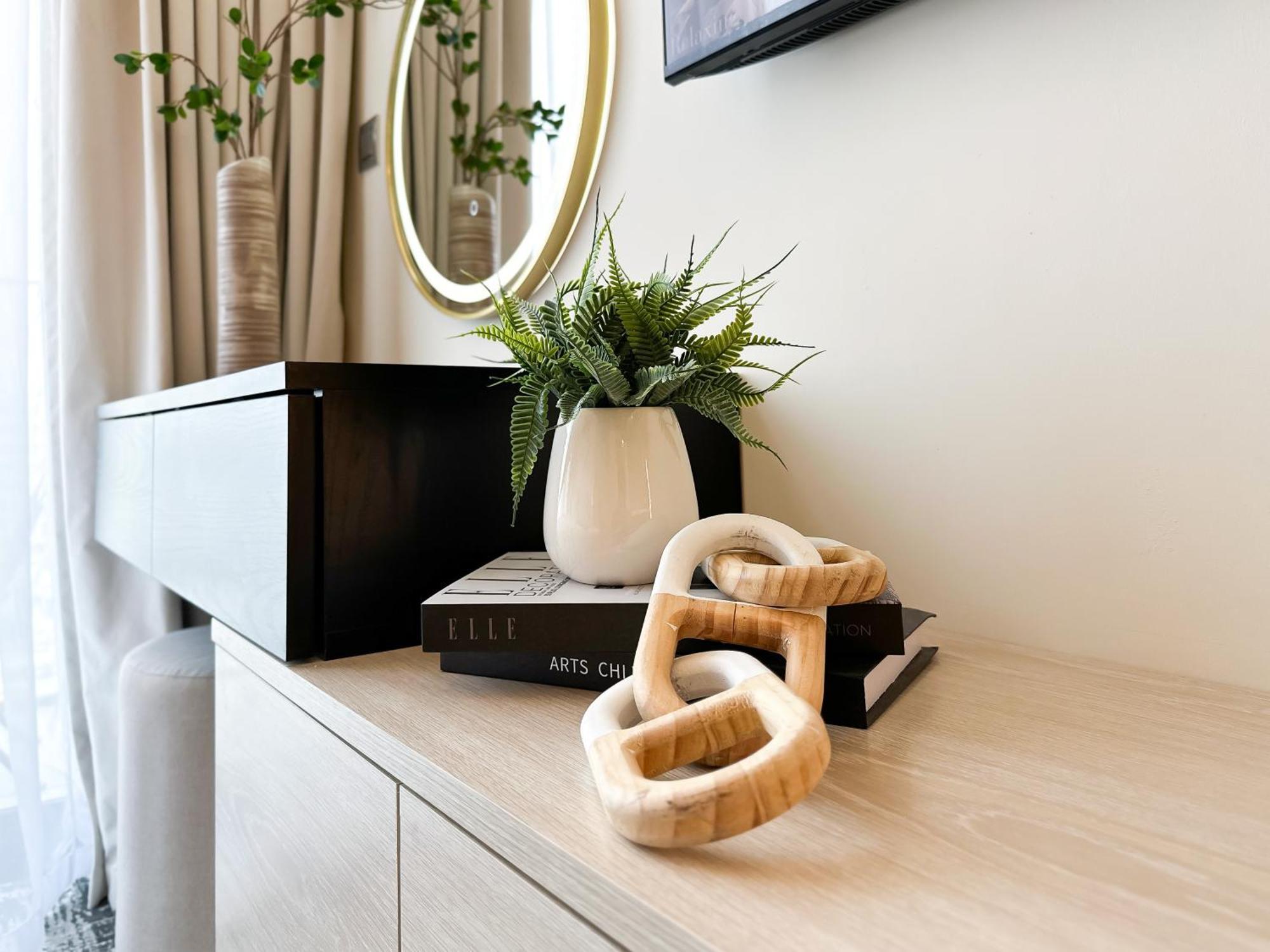 Apartment Trophy Modern Marvel Cozy With Smart Features In Azizi Riviera *